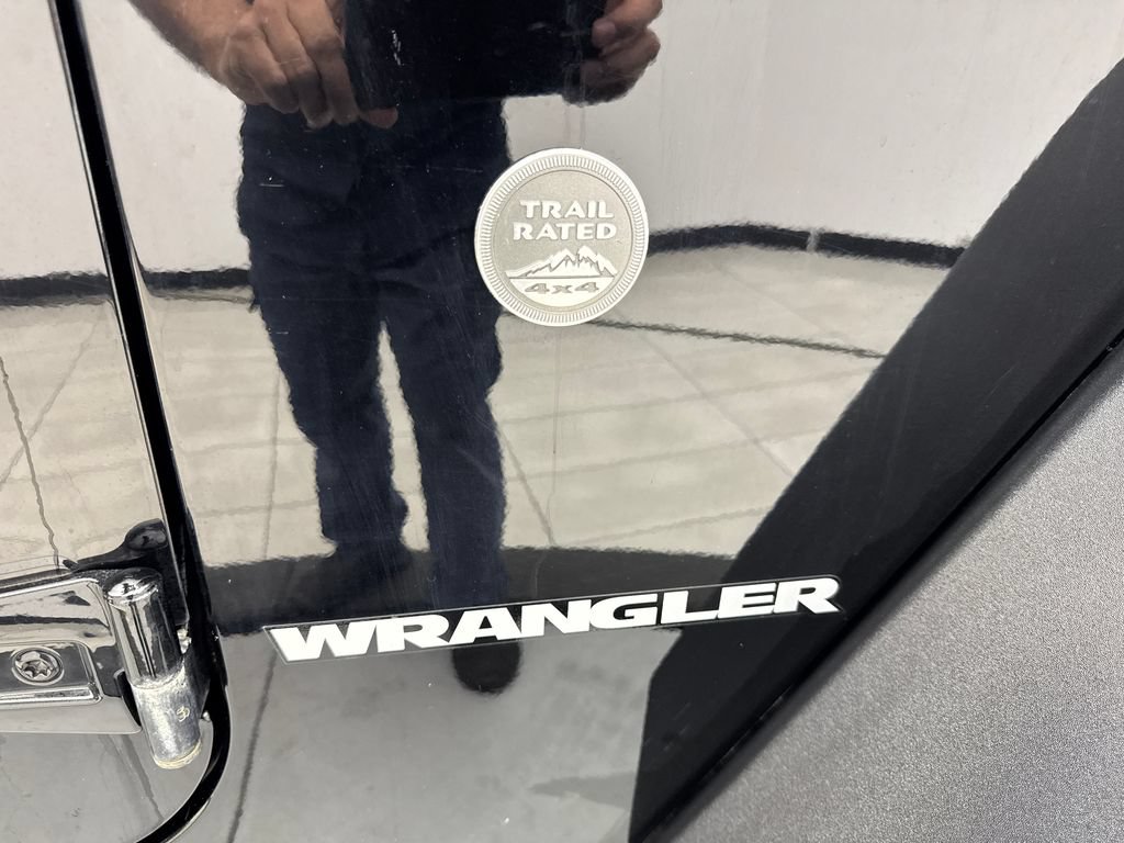 Used 2014 Jeep Wrangler Rubicon w/ Power Convenience Group AWD/4WD image 21