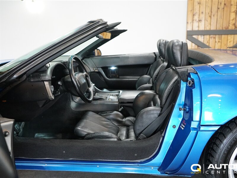 Used 1991 Chevrolet Corvette Convertible RWD image 22
