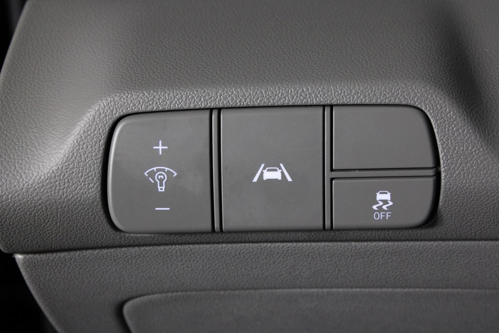 Certified 2022 Hyundai Elantra SEL FWD image 24