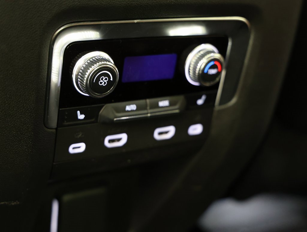 Certified 2024 GMC Yukon Denali Ultimate image 11