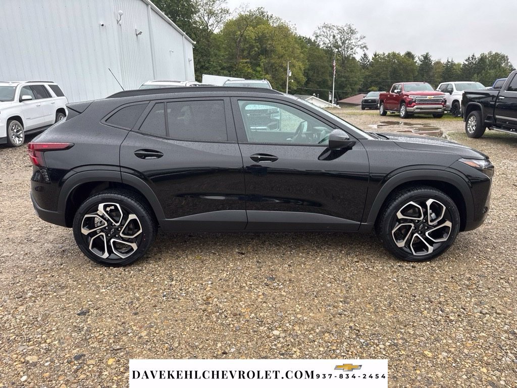 Used 2024 Chevrolet Trax RS w/ Sunroof Package FWD image 6