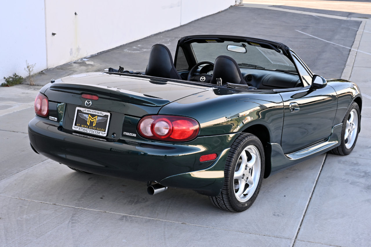 Used 2002 MAZDA MX-5 Miata RWD image 10