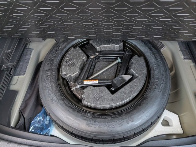 Used 2022 Toyota RAV4 XLE image 12