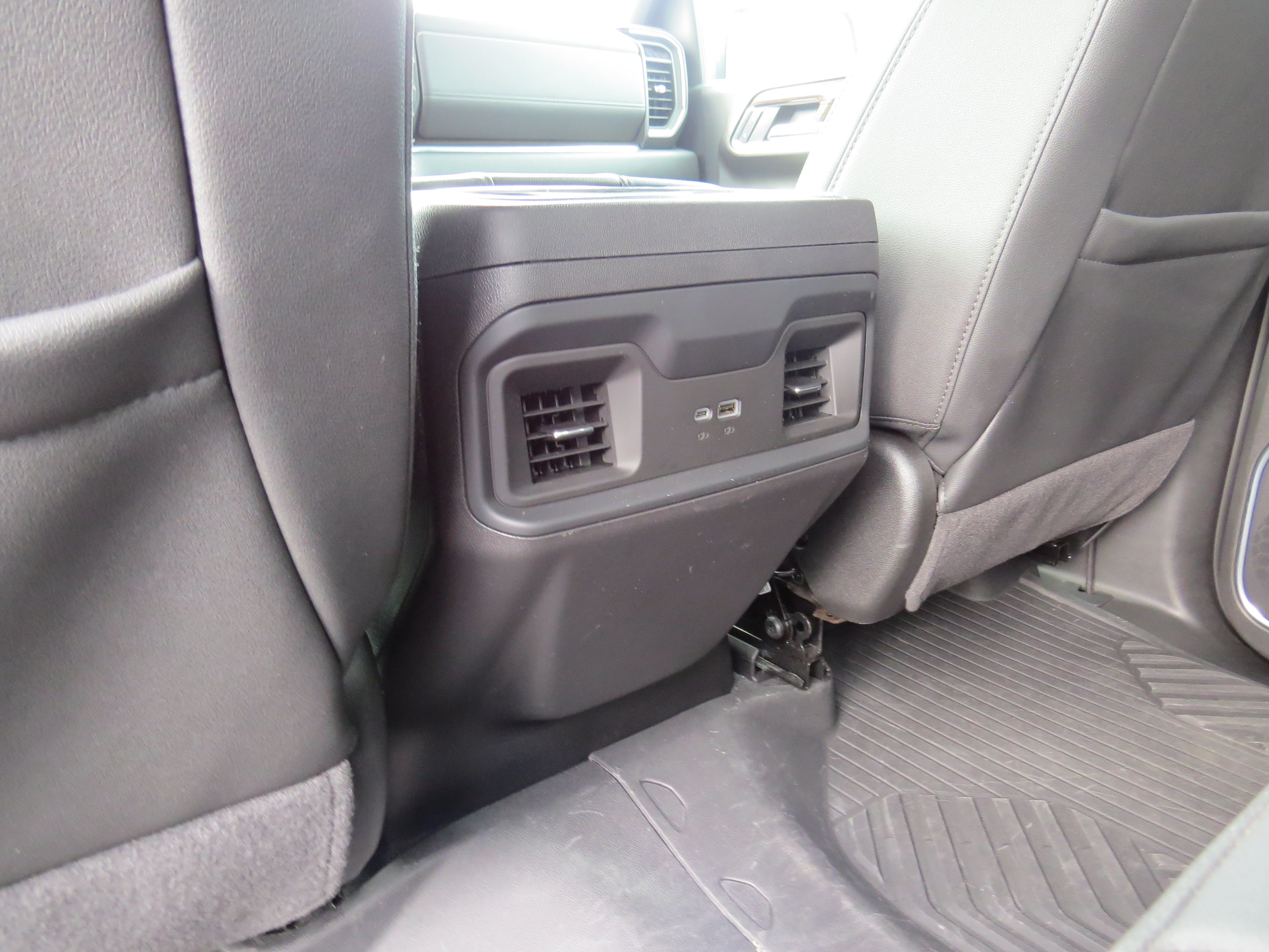 Used 2025 Chevrolet Silverado 1500 LT Trail Boss w/ Convenience Package II AWD/4WD image 19