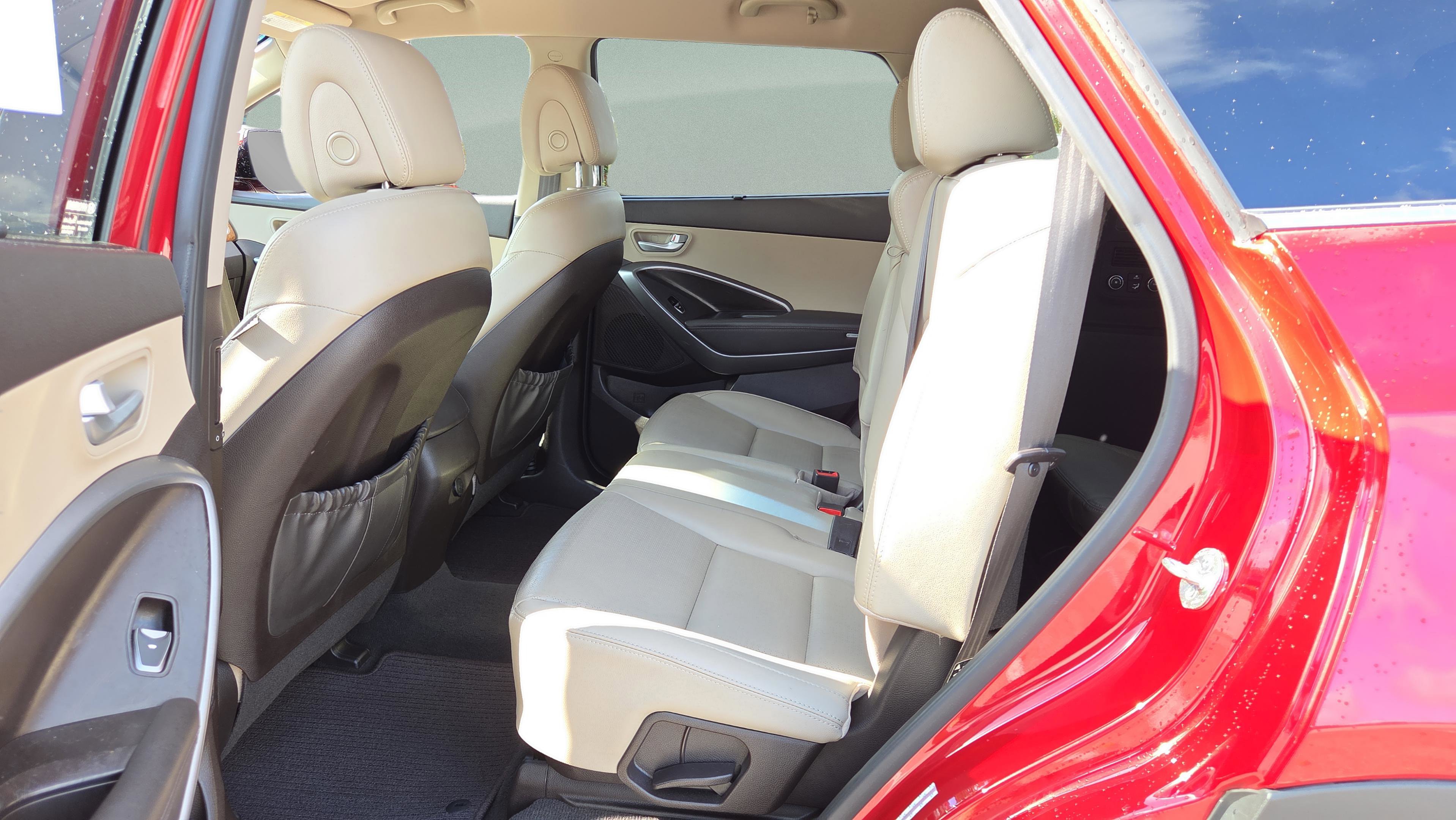 Used 2014 Hyundai Santa Fe GLS image 19