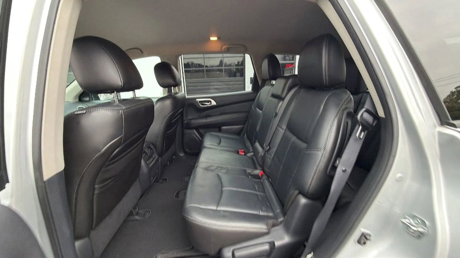 Used 2013 Nissan Pathfinder SL image 34