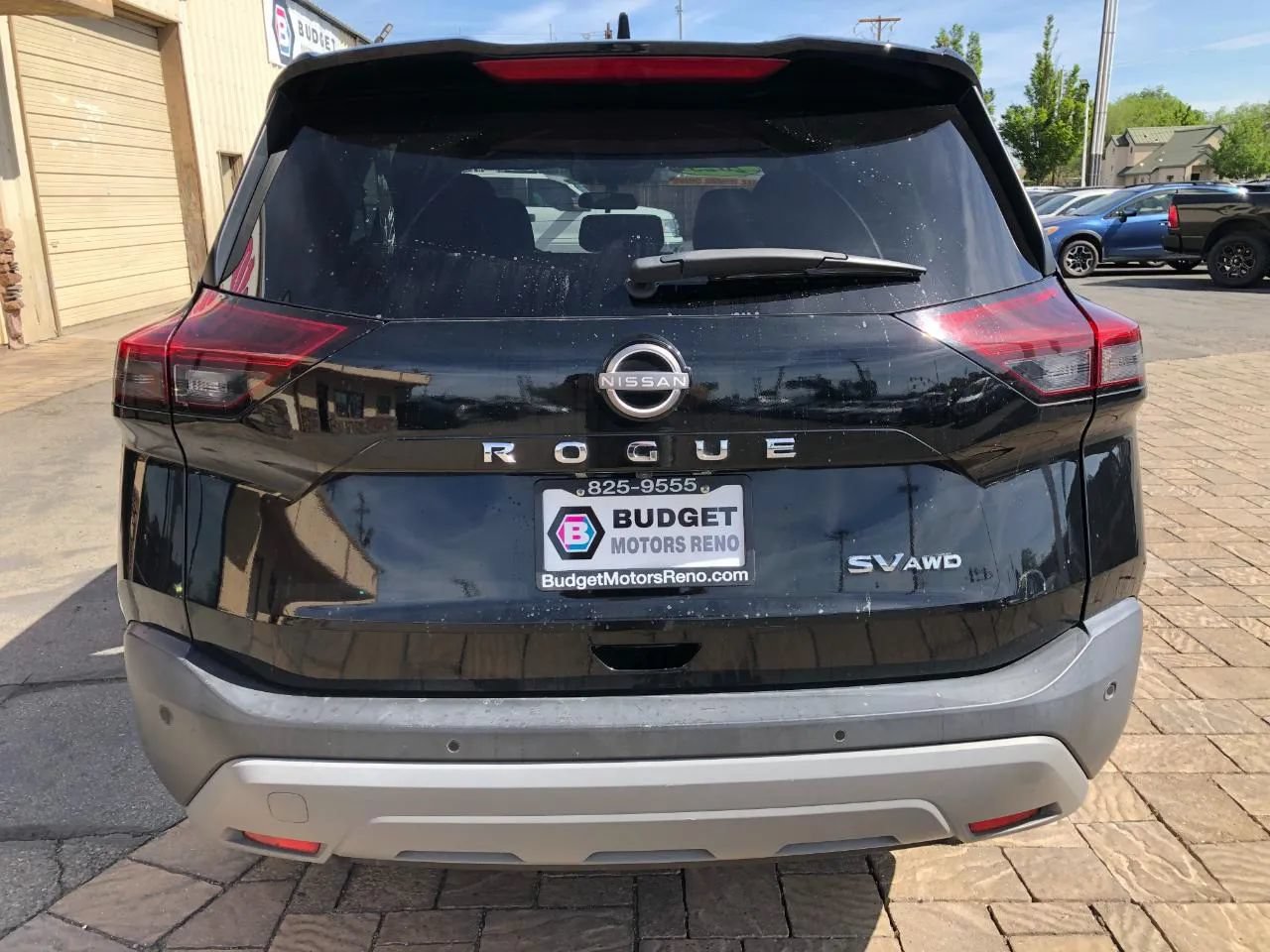 Used 2023 Nissan Rogue SV AWD/4WD image 3