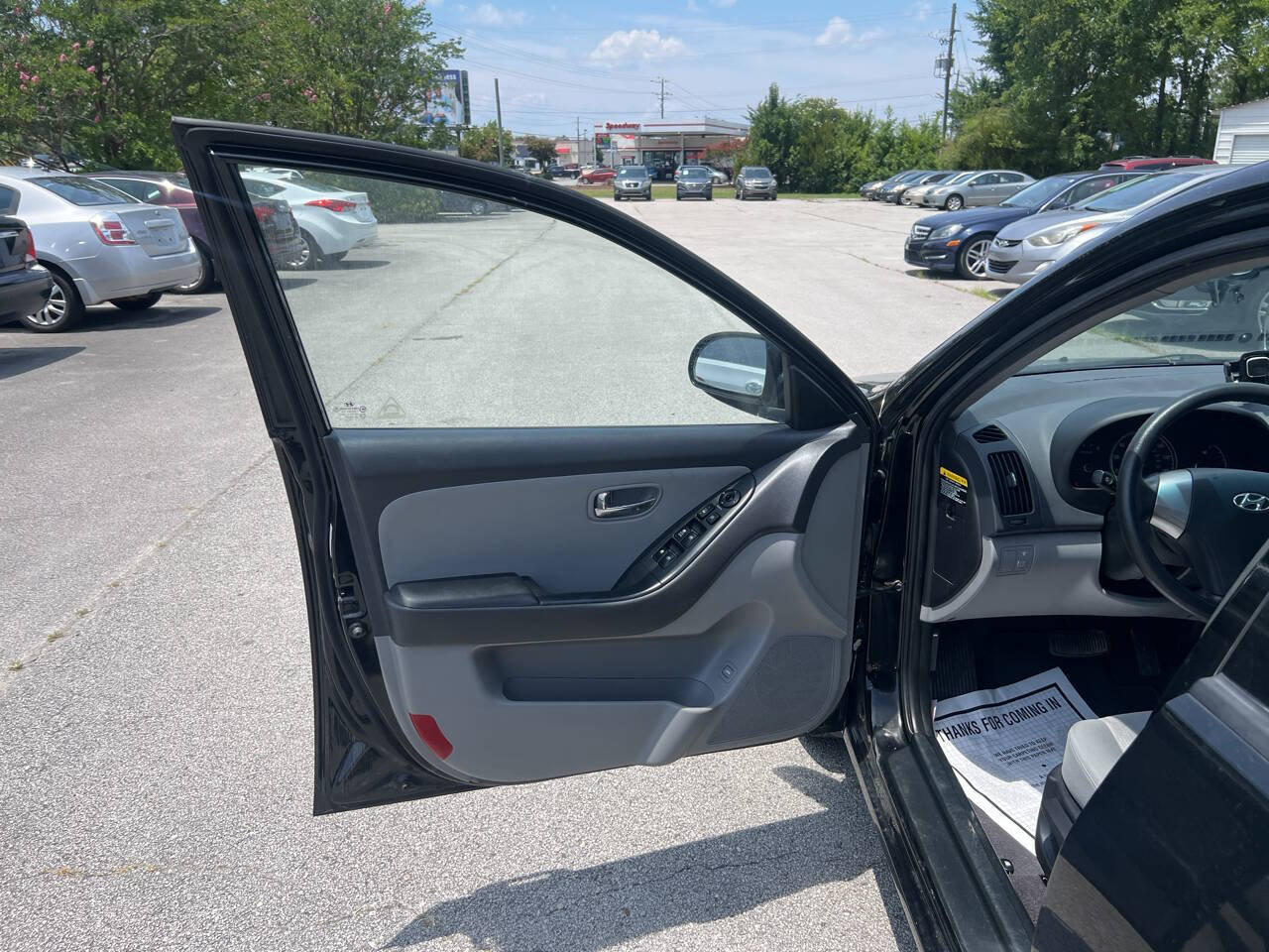 Used 2010 Hyundai Elantra GLS FWD image 10