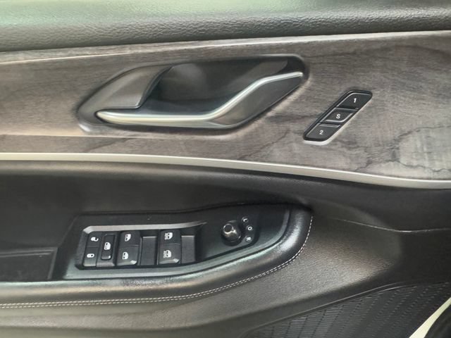 Used 2024 Jeep Grand Cherokee L Limited w/ Luxury Tech Group II AWD/4WD image 12