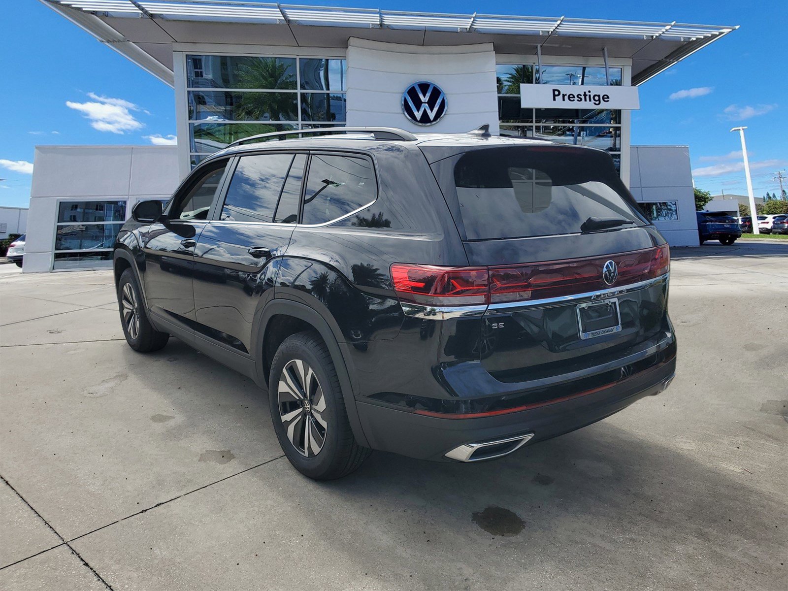 New 2026 Volkswagen Atlas SE image 3