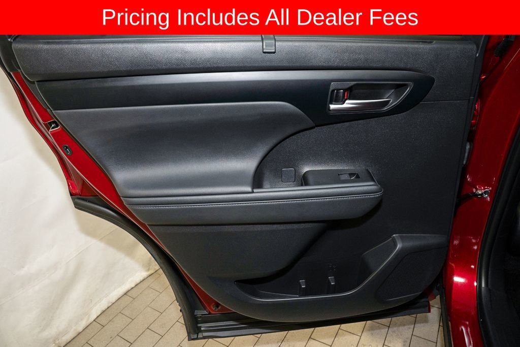 Certified 2025 Toyota Highlander XSE AWD/4WD image 13