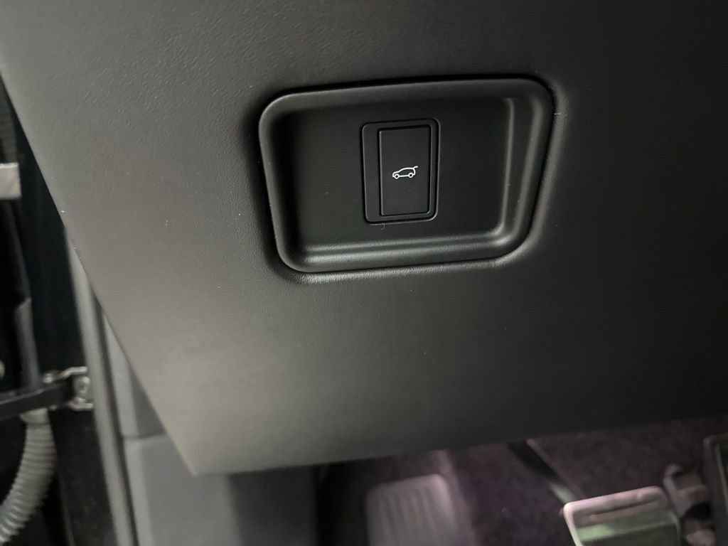 Used 2023 Land Rover Range Rover SV image 20