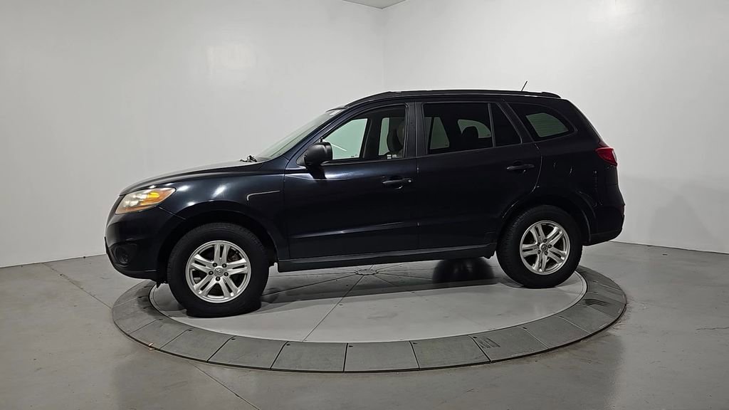 Used 2011 Hyundai Santa Fe GLS image 2