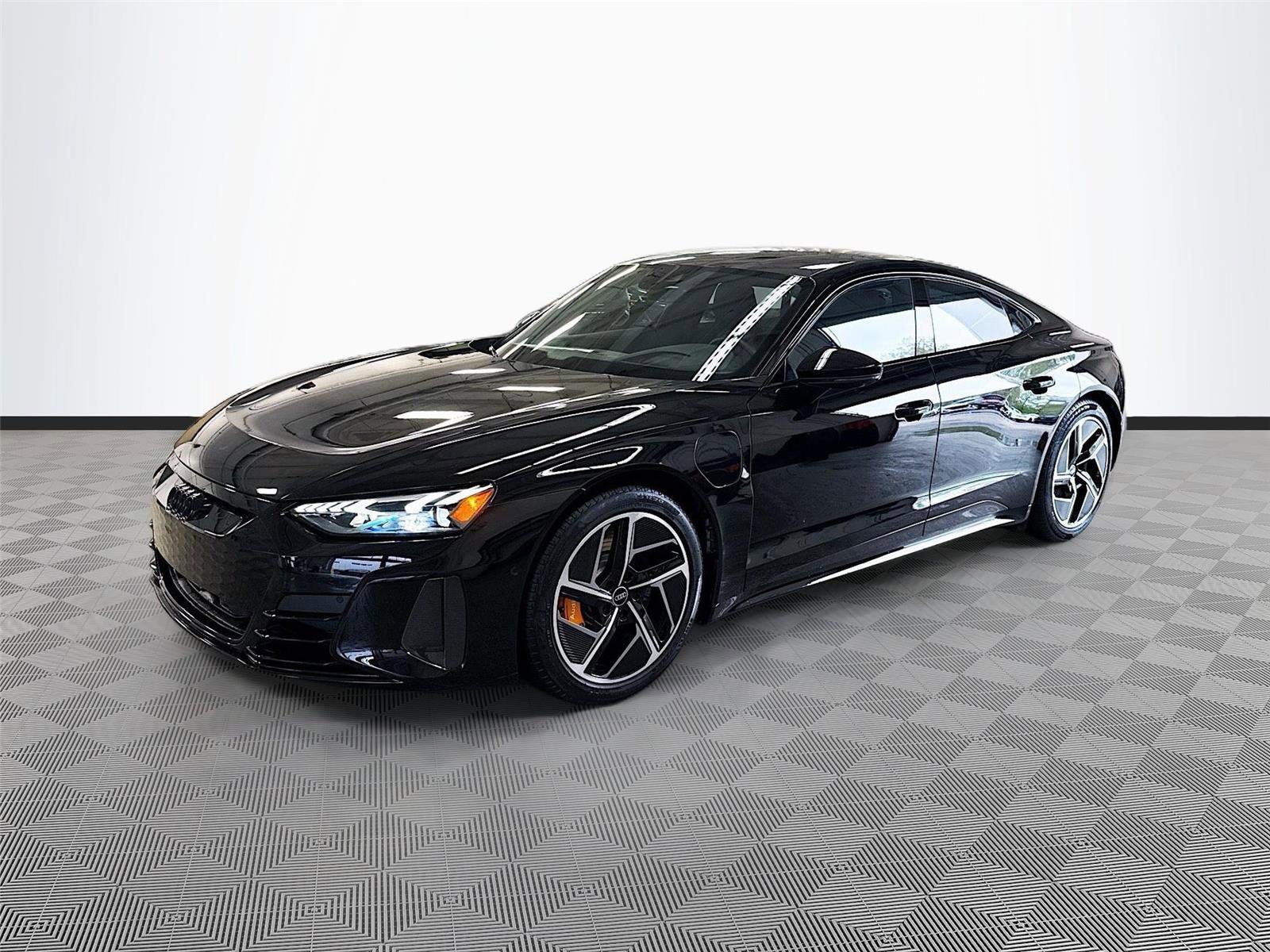 Used 2023 Audi RS e-tron GT w/ Carbon Performance Package AWD/4WD image 3