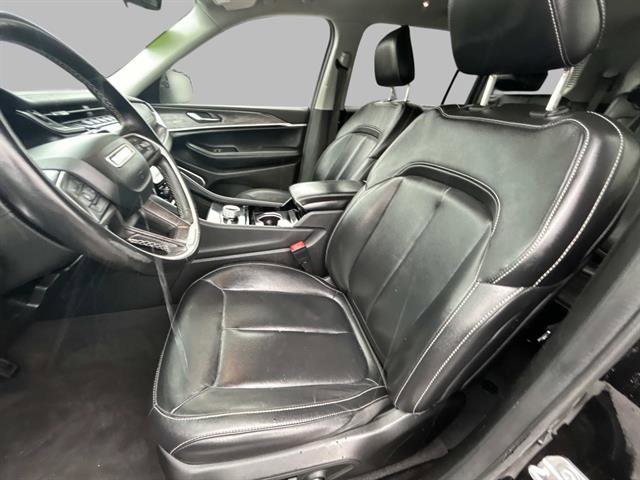 Used 2022 Jeep Grand Cherokee L Limited image 19