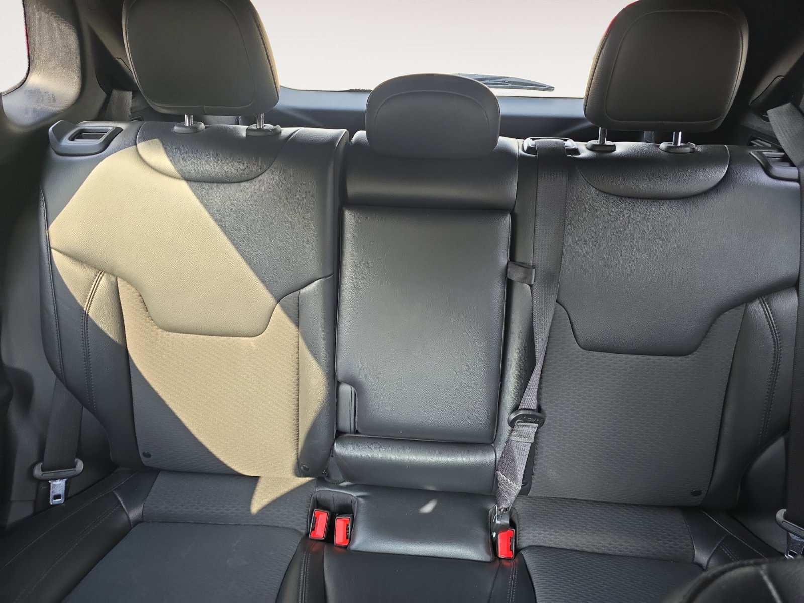 Used 2022 Jeep Compass Altitude w/ Sun and Sound Group image 21