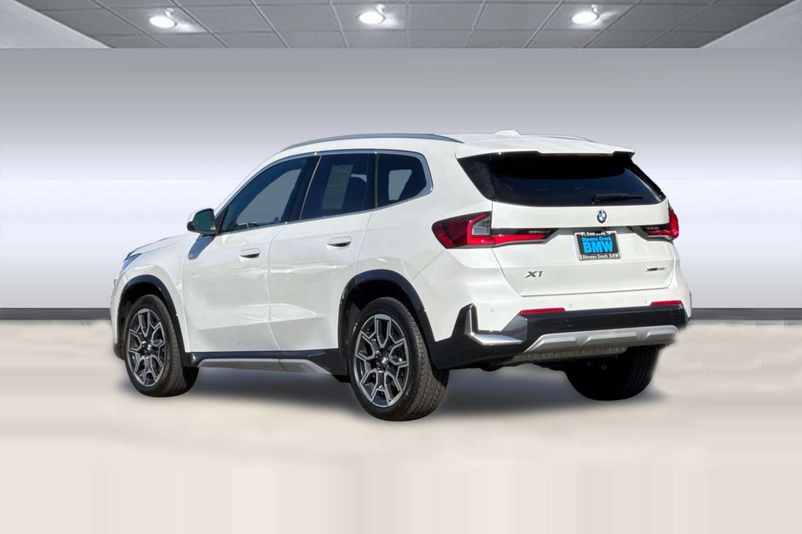 Used 2026 BMW X1 xDrive28i w/ Technology Package AWD/4WD image 3