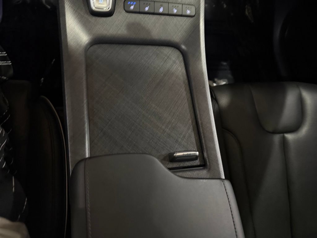 Used 2024 Hyundai Palisade Limited AWD/4WD image 22