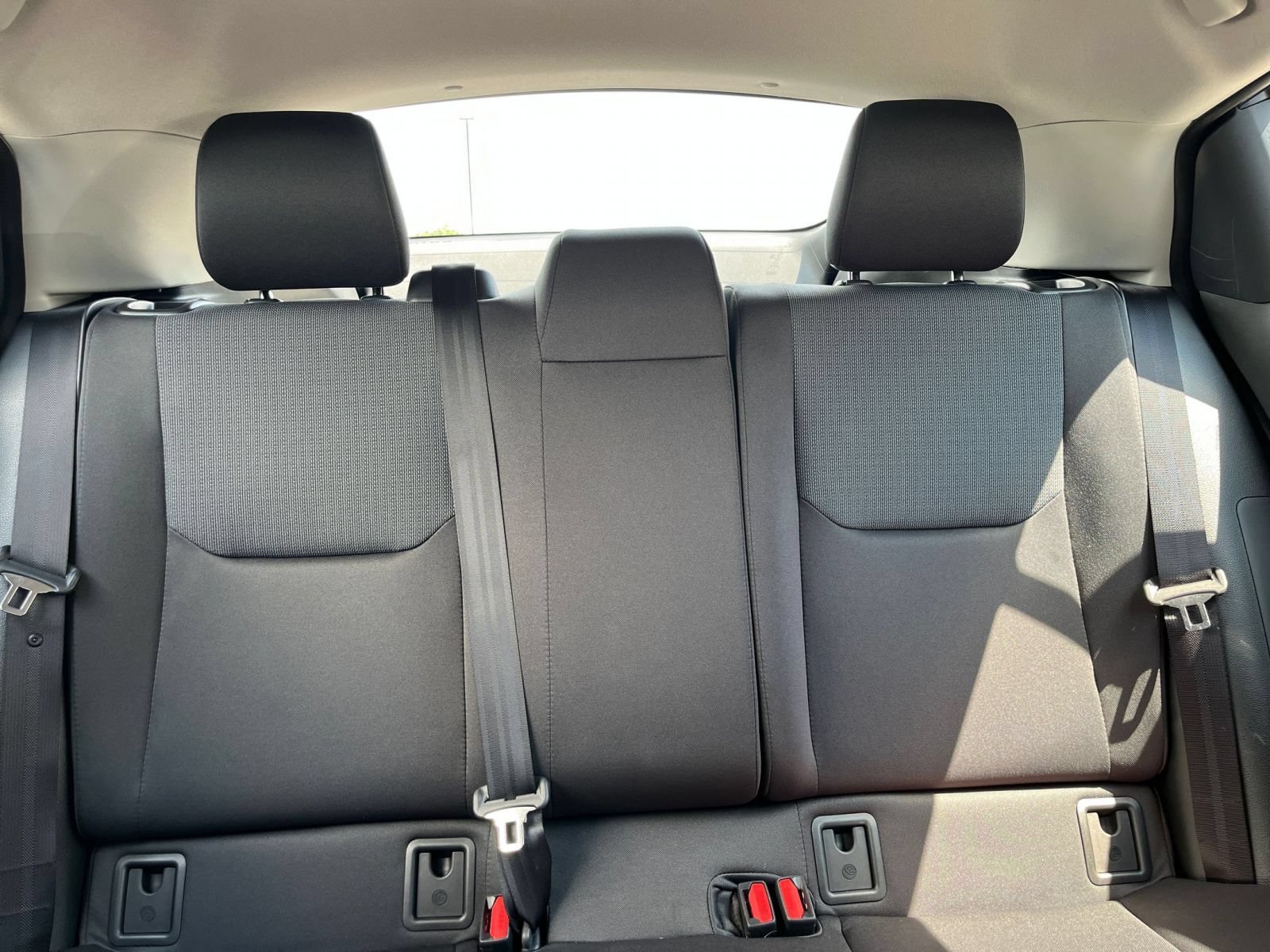 Used 2025 Toyota Prius LE FWD image 37