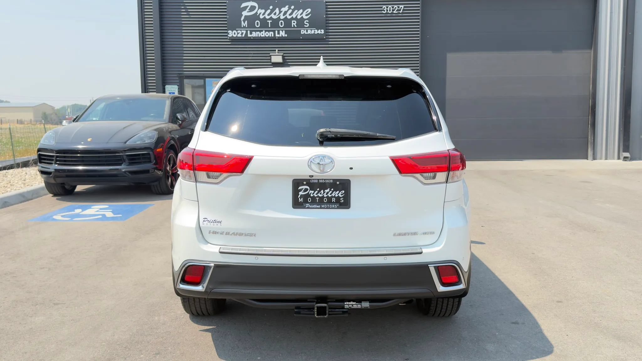 Used 2018 Toyota Highlander Limited AWD/4WD image 6