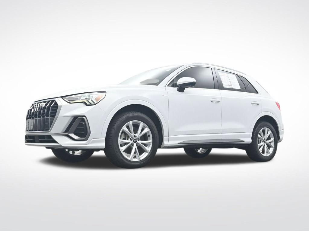 Used 2022 Audi Q3 2.0T Premium Plus w/ Premium Plus Package AWD/4WD image 32