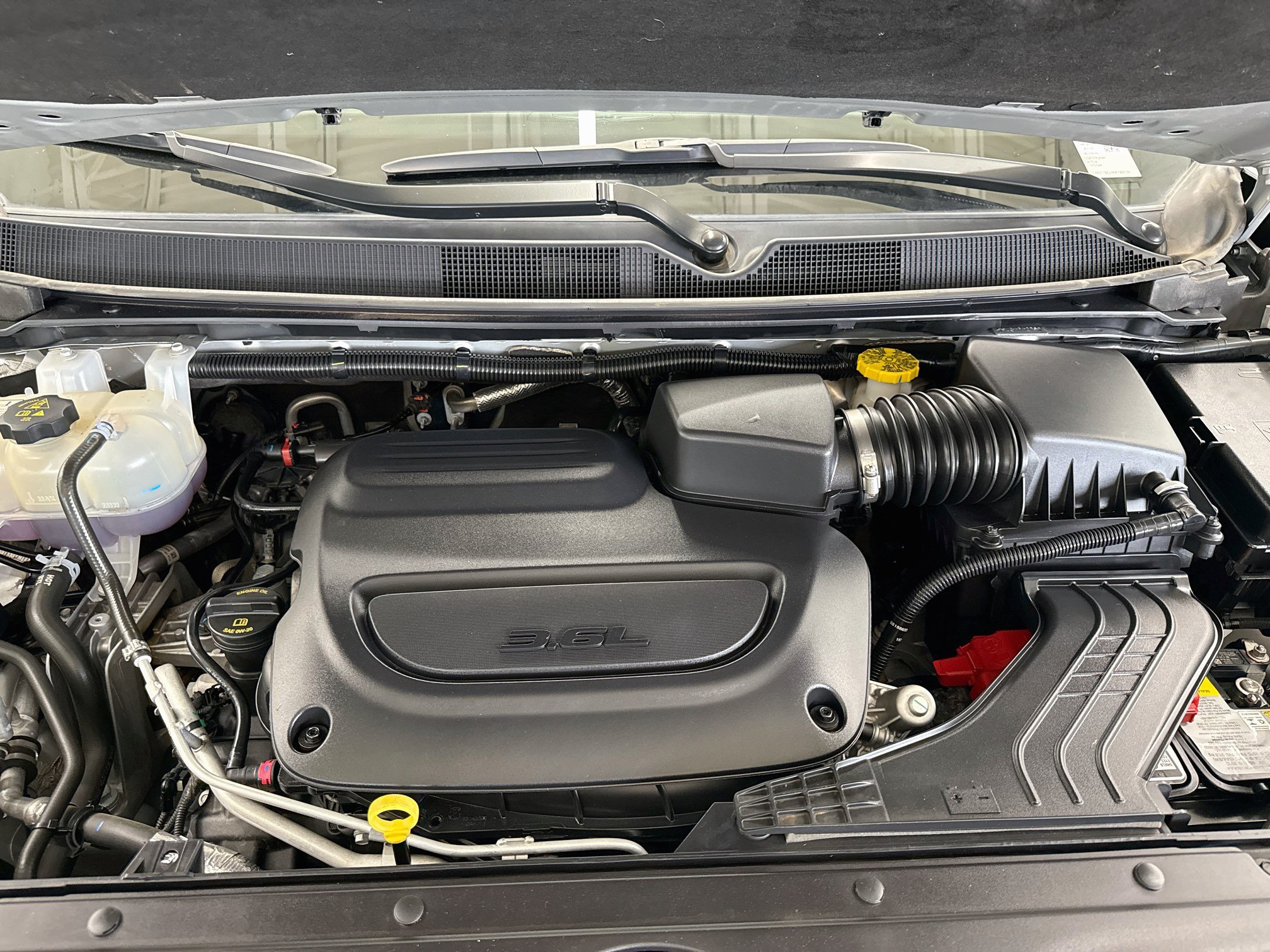 Used 2024 Chrysler Pacifica Touring-L FWD image 35