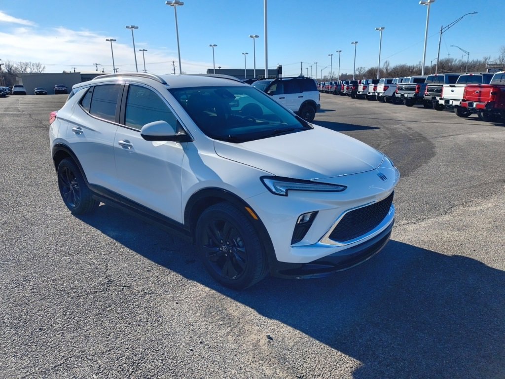 Used 2024 Buick Encore GX Sport Touring image 7