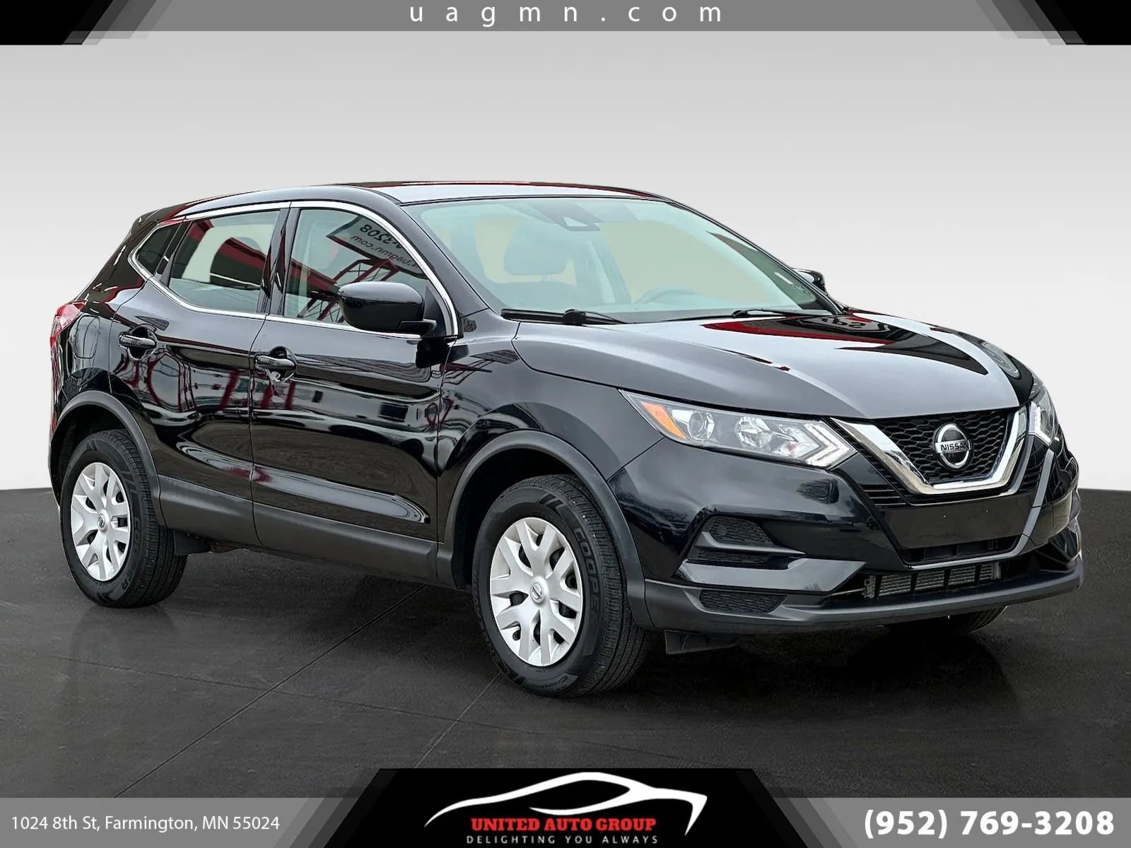 Used 2020 Nissan Rogue Sport S image 1
