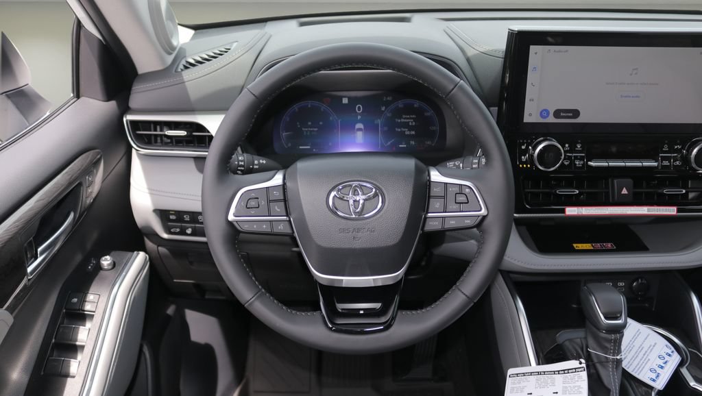 New 2026 Toyota Highlander Platinum AWD/4WD image 15