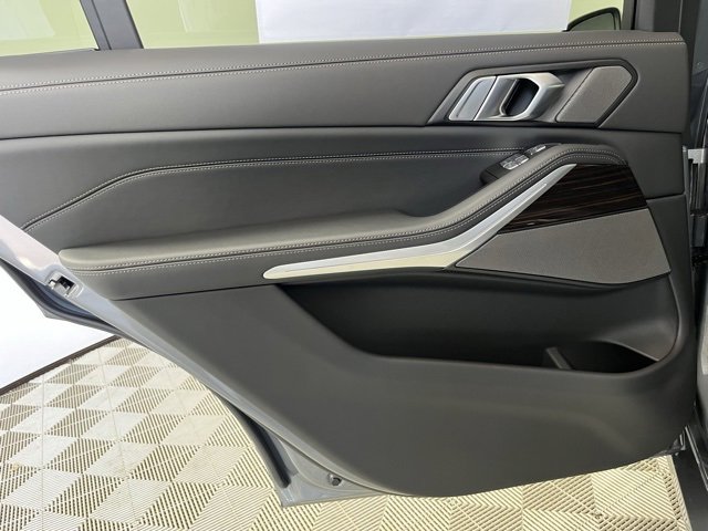 New 2026 BMW X7 xDrive40i w/ Premium Package image 21