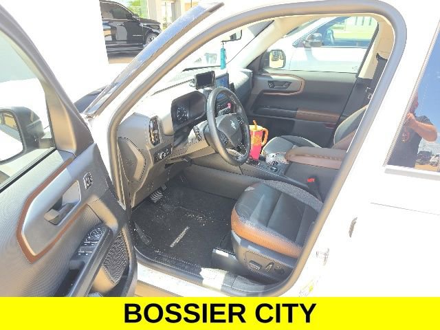 Used 2023 Ford Bronco Sport Outer Banks w/ Tech Package AWD/4WD image 11