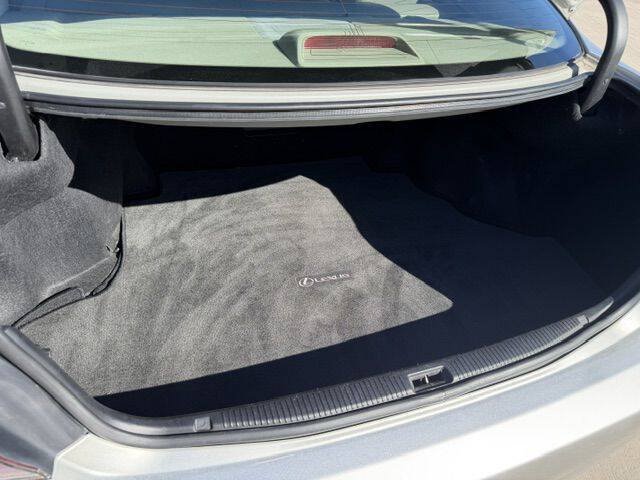 Used 2002 Lexus ES 330 w/ Premium Pkg FWD image 8