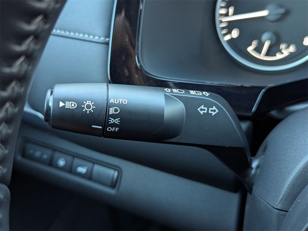 Used 2024 Nissan Pathfinder SL w/ SL Premium Package image 23