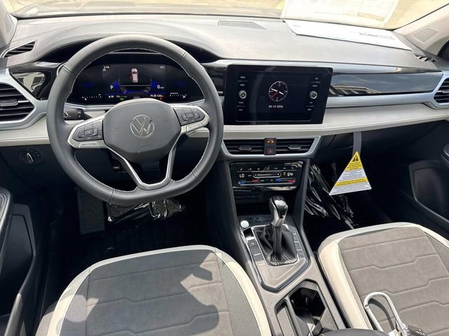 New 2026 Volkswagen Taos SE FWD image 7
