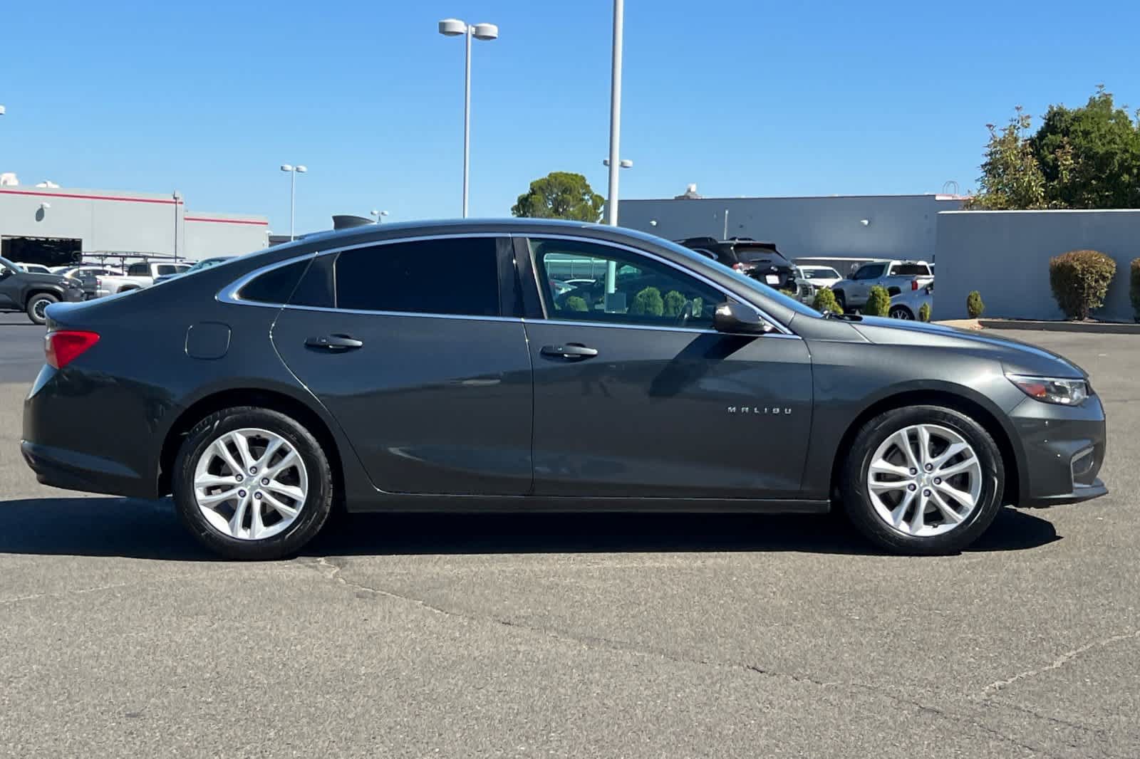 Used 2018 Chevrolet Malibu LT FWD image 6