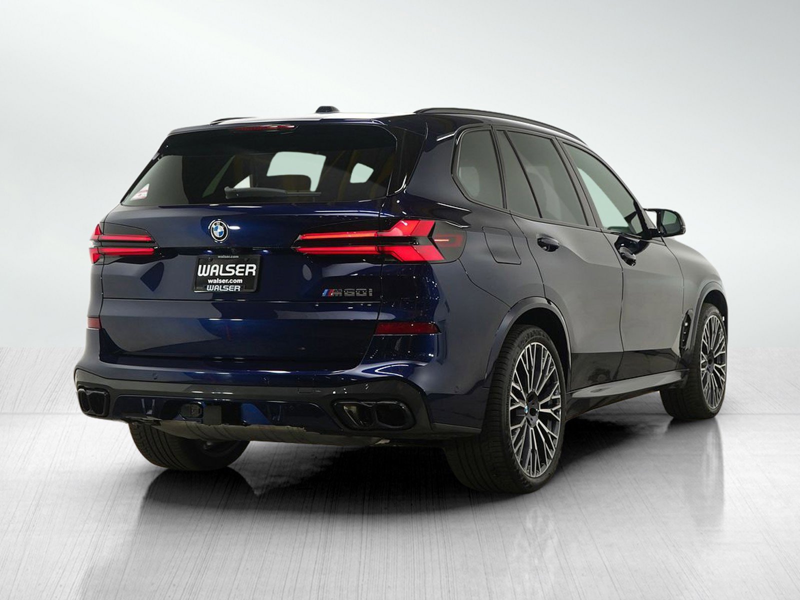 Used 2024 BMW X5 M60i AWD/4WD image 6