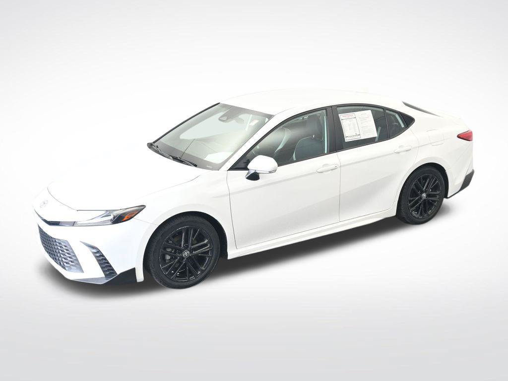 Used 2025 Toyota Camry SE FWD image 39