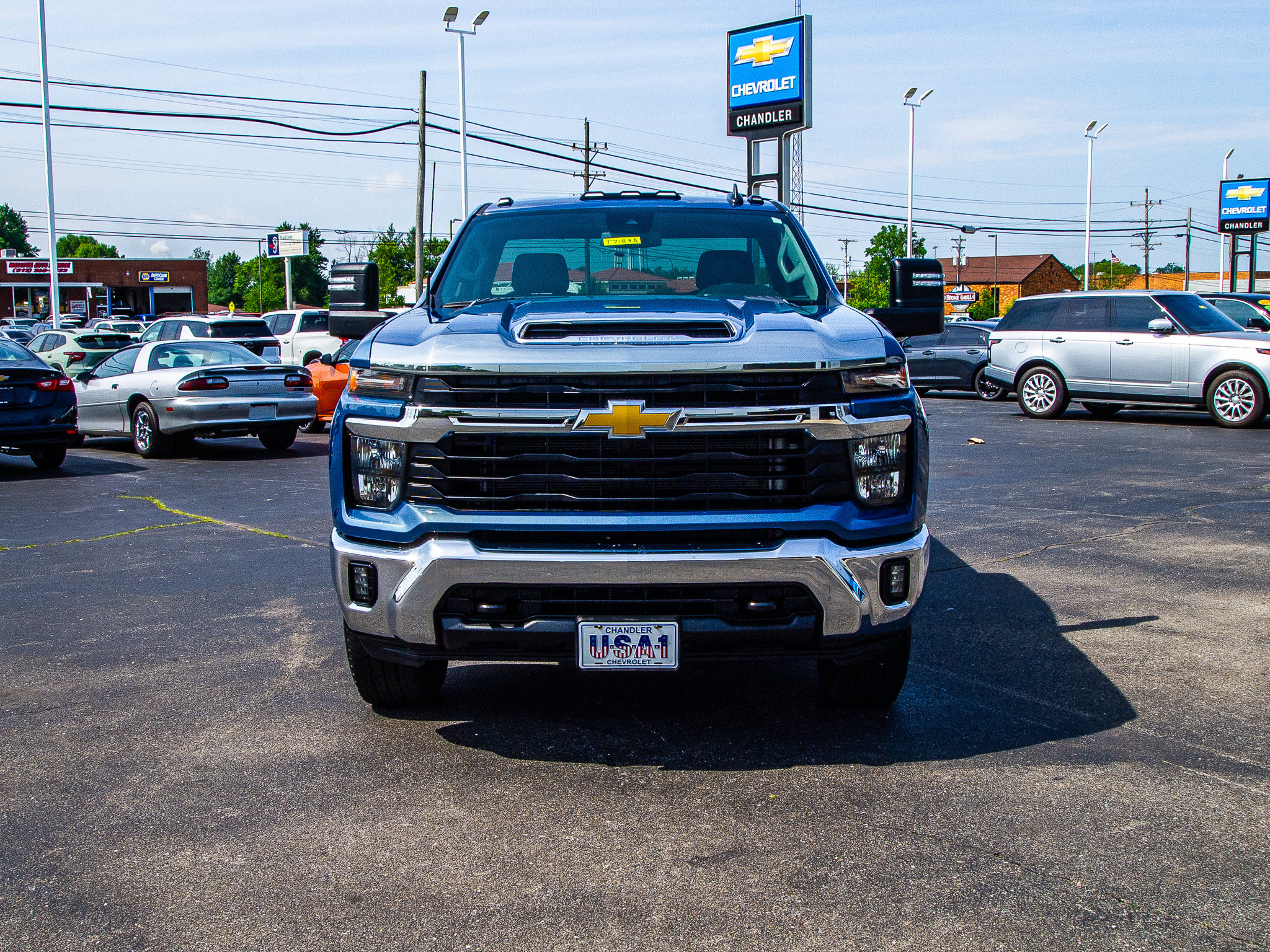 Used 2024 Chevrolet Silverado 2500 LT w/ Convenience Package AWD/4WD image 2