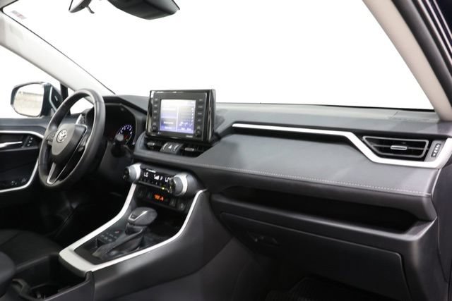 Used 2022 Toyota RAV4 XLE Premium AWD/4WD image 16