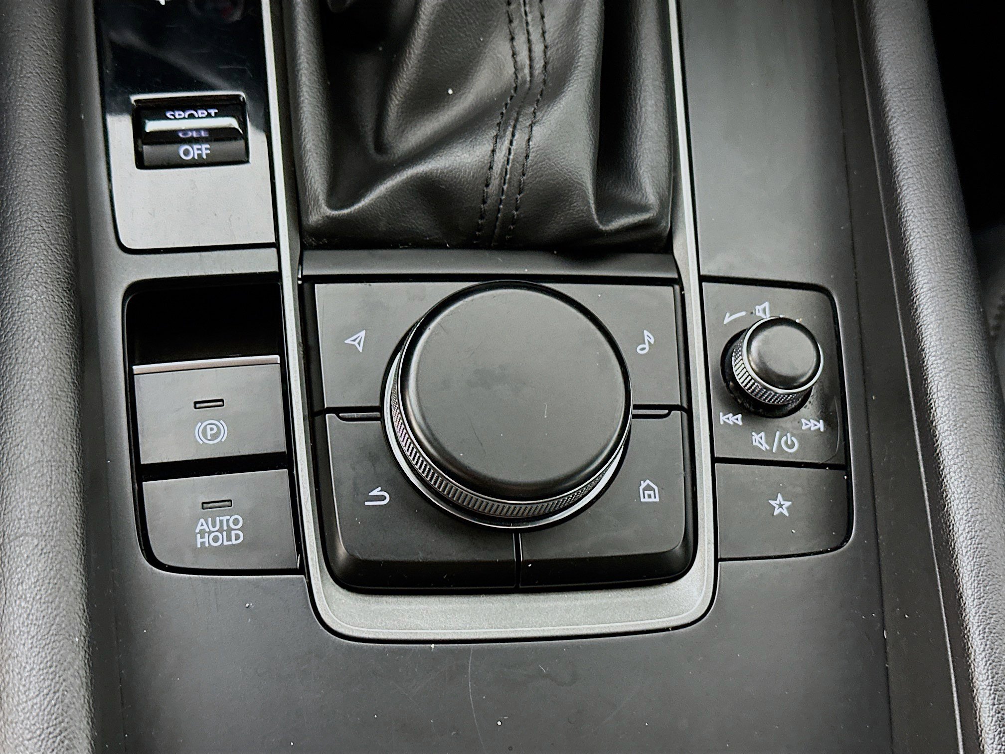 Used 2023 MAZDA MAZDA3 s FWD image 19