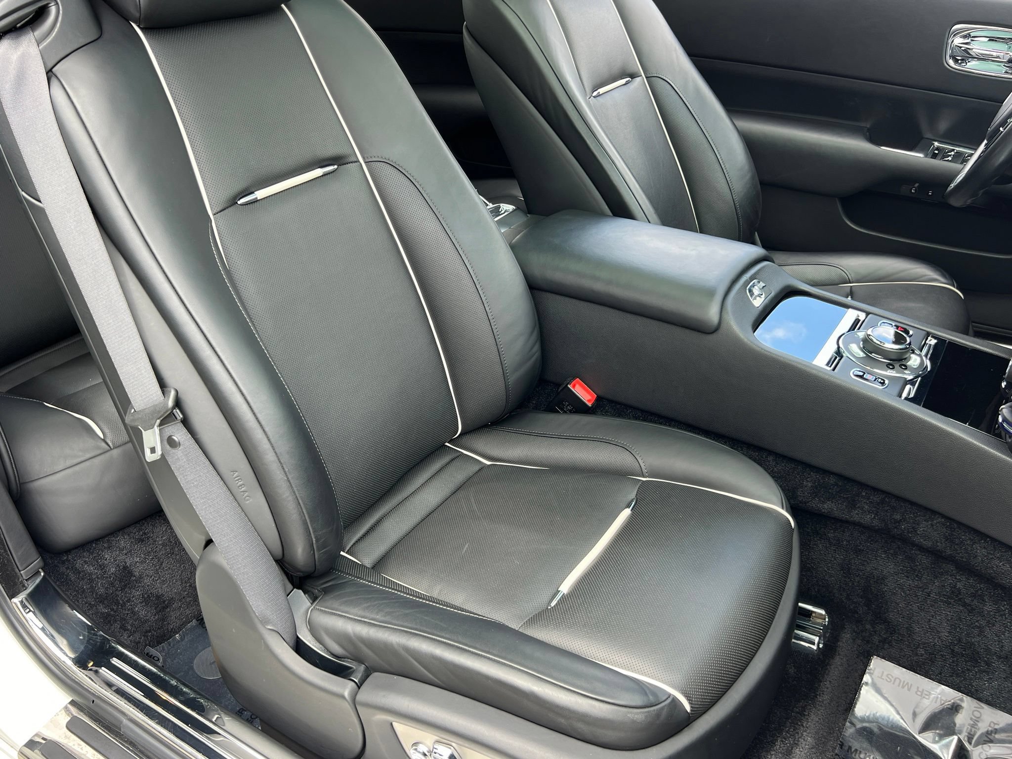 Used 2015 Rolls-Royce Wraith RWD image 17