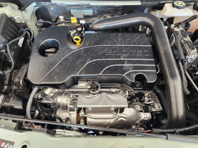 Used 2026 Chevrolet Equinox ACTIV AWD/4WD image 33
