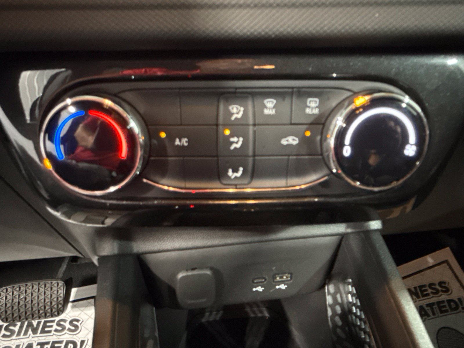 Used 2025 Chevrolet TrailBlazer LT AWD/4WD image 28