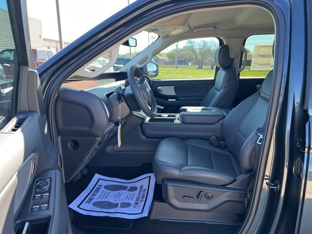 New 2026 Ford Expedition Active RWD image 9