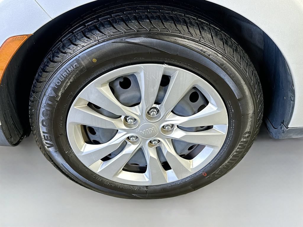Certified 2021 Kia Soul LX FWD image 12