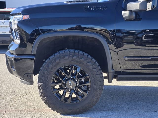 Used 2025 Chevrolet Silverado 2500 High Country w/ Midnight Edition image 9