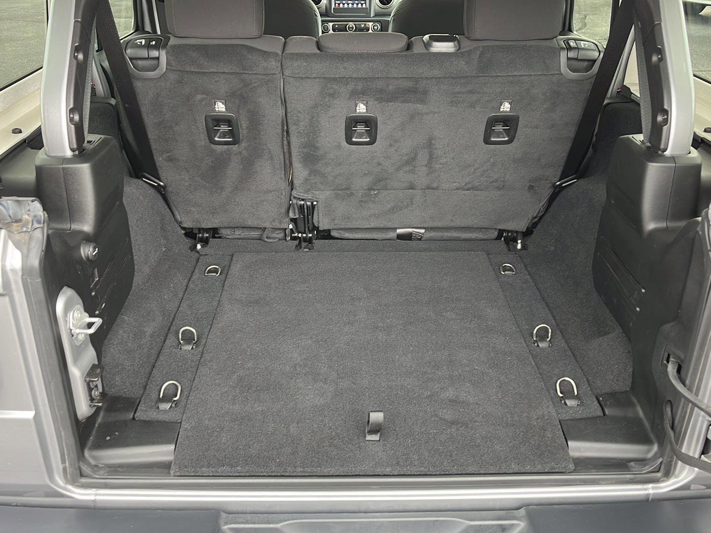 Used 2019 Jeep Wrangler Unlimited Sahara image 39