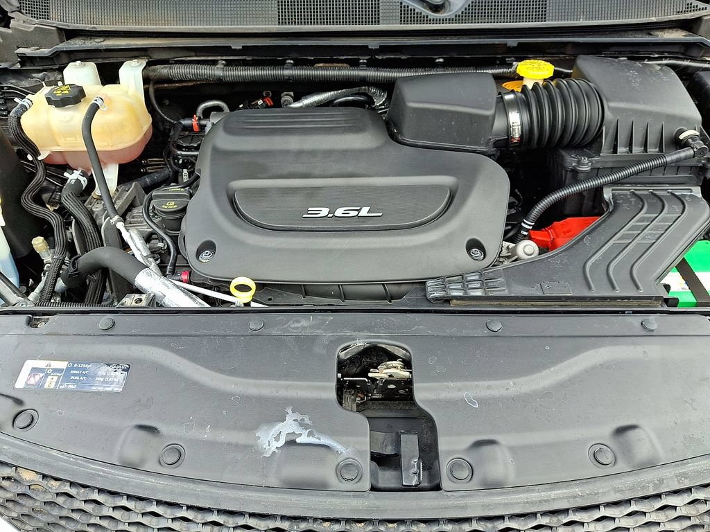 Used 2017 Chrysler Pacifica LX w/ Tire & Wheel Group FWD image 28