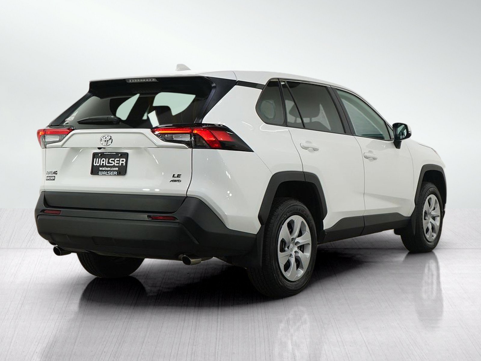 Used 2025 Toyota RAV4 LE AWD/4WD image 5