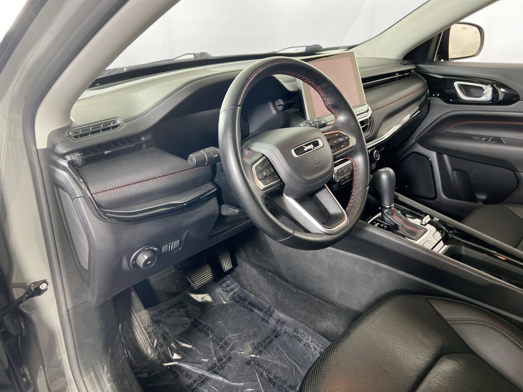 Used 2022 Jeep Compass Trailhawk w/ Trailhawk Elite Group image 9